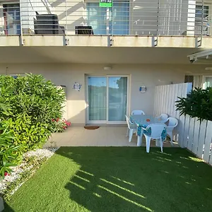 Le Ciliegie: Moderno , Isola Rossa (Sassari) Italia